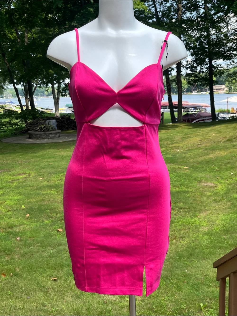 NWOT Socialite cut-out bodycon mini dress in Barbie pink M